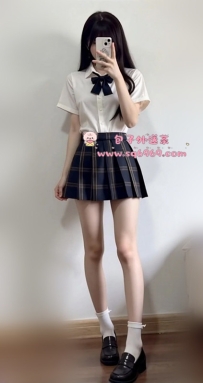 【甜美學生】系列 ⭐諾米 158.42.C.19歲 甜美可愛身材嬌小又骨感🥰大家有嘗試過火車便